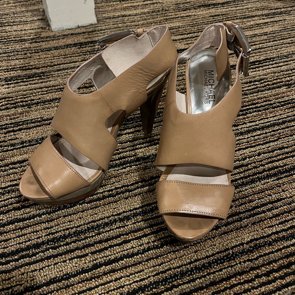 Cute heels Michael by Michael Kors great condition barely worn